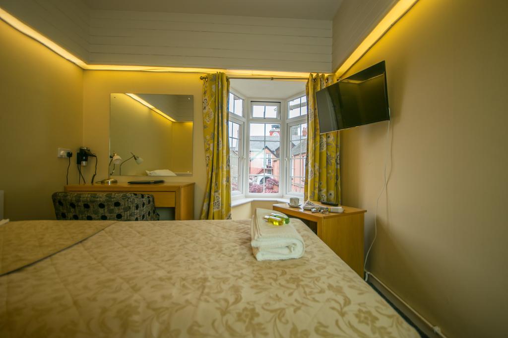 Old Kings Arms Hotel Pembroke Eksteriør billede